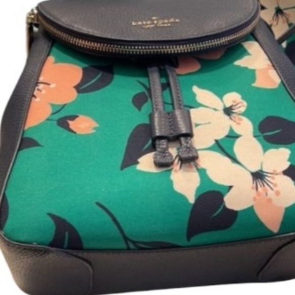 NWT Kate Spade ♠️ Leila Medium Flap Backpack Lily Blooms Green Multi Color - Picture 10 of 11